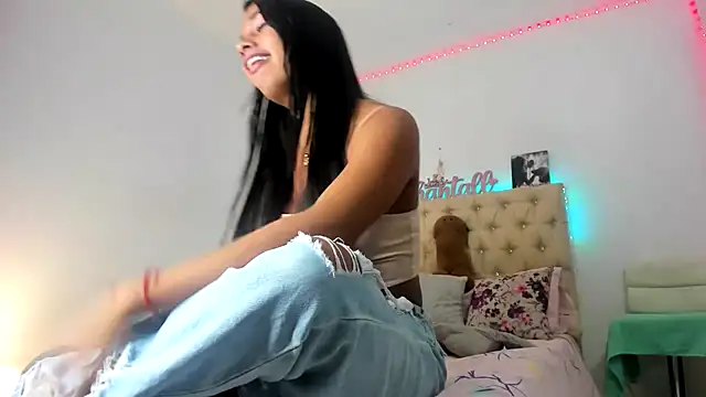 Snapshot of shantallhotxx chatting on October 10, 1:50 am shantallhotxx online show from October 10, 1:50 am