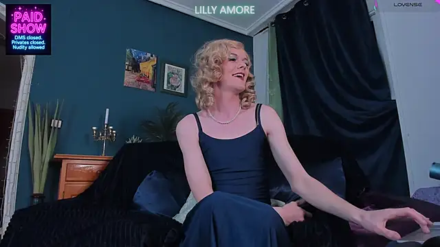 LillyAmore online show from February 27, 9:21 pm