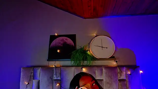 Snapshot of nahomi_campbell chatting on September 29, 7:35 pm nahomi campbell online show from September 29, 7:35 pm