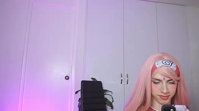 Snapshot of roselinedior chatting on October 4, 4:41 pm roselinedior online show from October 4, 4:41 pm