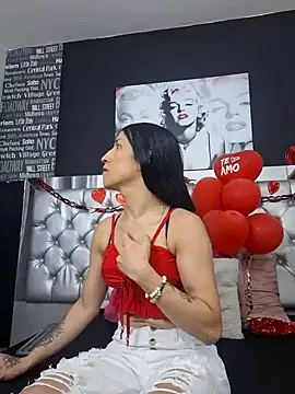 Snapshot of _nicolehotshemale chatting on February 4, 9:52 pm nicolehotshemale online show from February 4, 9:52 pm