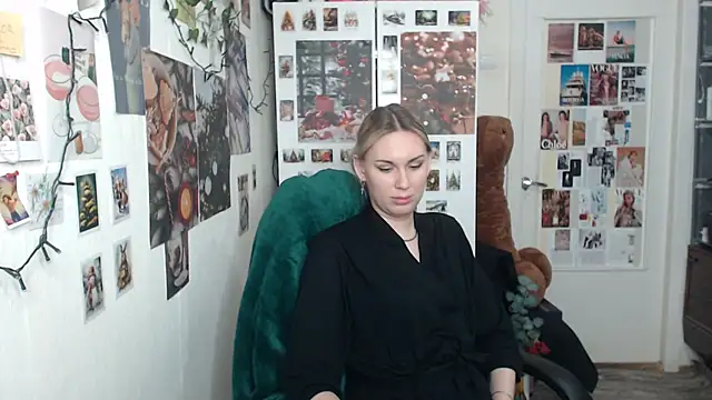 Snapshot of CapriScorpion chatting on January 26, 1:47 pm CapriScorpion online show from January 26, 1:47 pm