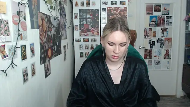 Snapshot of CapriScorpion chatting on January 31, 2:39 pm CapriScorpion online show from January 31, 2:39 pm