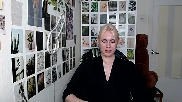 CapriScorpion online show from November 12, 1:43 pm