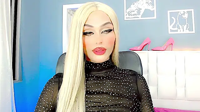 Snapshot of amal_baddell chatting on December 6, 5:36 am amal baddell online show from December 6, 5:36 am