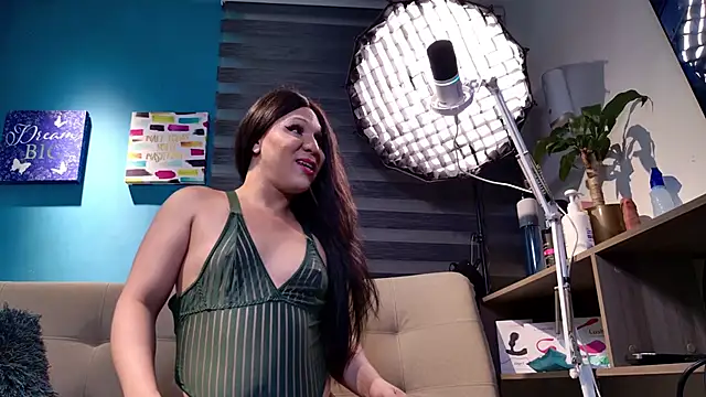 Snapshot of bigboottyxxx chatting on September 10, 10:14 am bigboottyxxx online show from September 10, 10:14 am