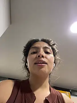 Snapshot of Nathcurly_ chatting on December 19, 2:34 am Nathcurly online show from December 19, 2:34 am