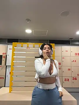 Snapshot of Nathcurly_ chatting on January 25, 2:47 am Nathcurly online show from January 25, 2:47 am