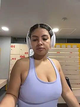 Snapshot of Nathcurly_ chatting on February 16, 3:05 am Nathcurly online show from February 16, 3:05 am