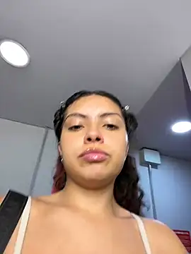Snapshot of Nathcurly_ chatting on February 18, 3:10 am Nathcurly online show from February 18, 3:10 am