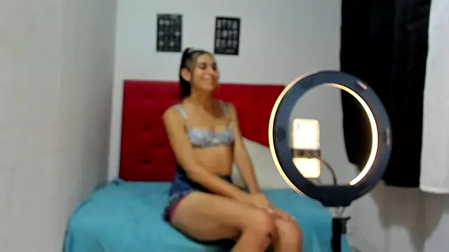 Snapshot of brenda_sofia2 chatting on March 4, 11:41 pm brenda sofia2 online show from March 4, 11:41 pm