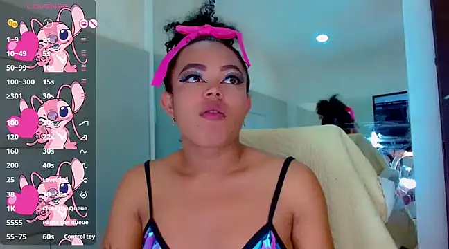 Snapshot of KayleighDreams_ chatting on February 24, 4:16 am KayleighDreams online show from February 24, 4:16 am