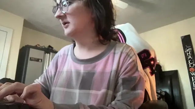 YandereDemon online show from December 16, 1:38 pm