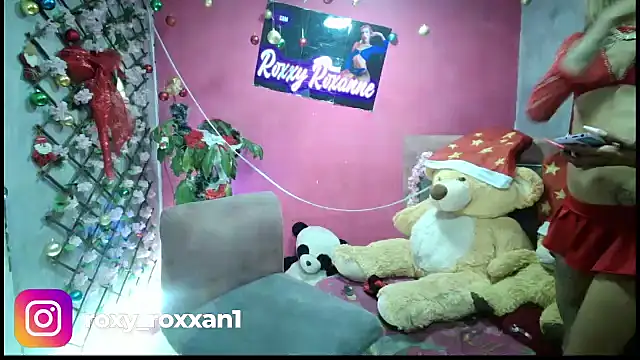 Snapshot of roxy_roxxan chatting on December 24, 1:16 am roxy roxxan online show from December 24, 1:16 am