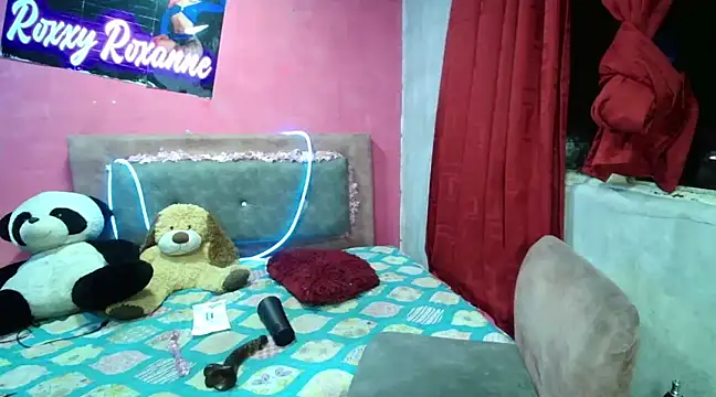 Snapshot of roxy_roxxan chatting on January 13, 2:50 am roxy roxxan online show from January 13, 2:50 am