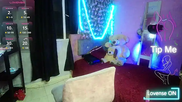 Snapshot of roxy_roxxan chatting on February 21, 3:01 am roxy roxxan online show from February 21, 3:01 am