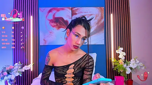Snapshot of sofiaa_grey_ chatting on September 17, 3:06 pm sofiaa grey online show from September 17, 3:06 pm