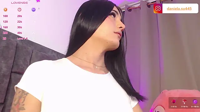 milan delrey online show from February 23, 11:30 pm