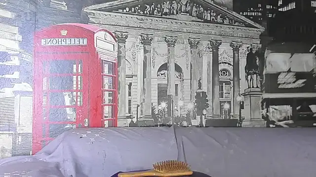 Haileybieberr online show from December 19, 9:42 pm