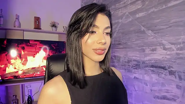 Snapshot of IsabelleFoxx_ chatting on December 4, 5:32 am IsabelleFoxx online show from December 4, 5:32 am