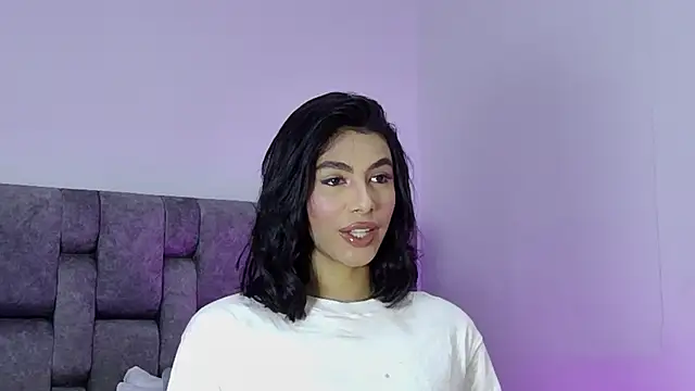 Snapshot of IsabelleFoxx_ chatting on December 6, 7:48 am IsabelleFoxx online show from December 6, 7:48 am