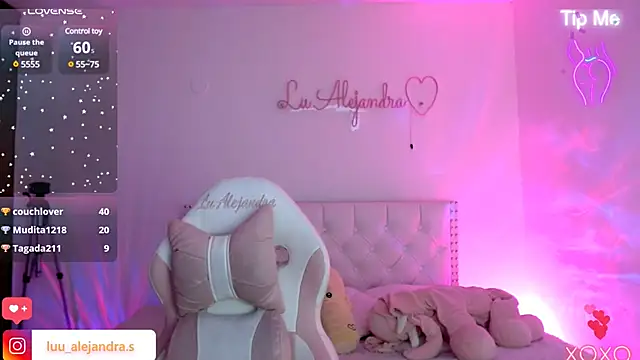 Snapshot of alee_lenoxx chatting on January 27, 1:41 pm alee lenoxx online show from January 27, 1:41 pm