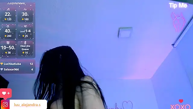 Snapshot of alee_lenoxx chatting on February 11, 6:30 am alee lenoxx online show from February 11, 6:30 am