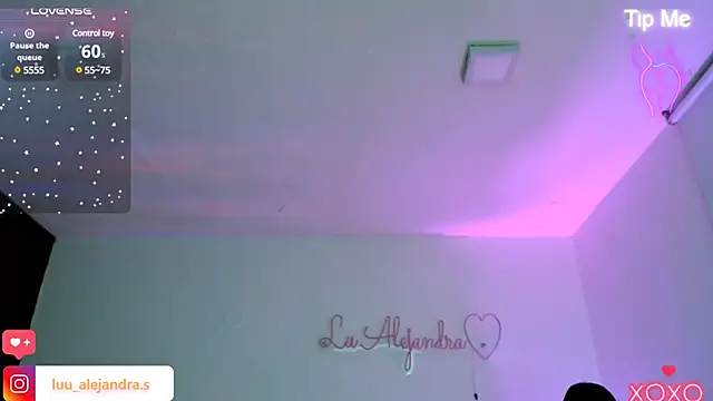 Snapshot of alee_lenoxx chatting on February 16, 5:37 am alee lenoxx online show from February 16, 5:37 am
