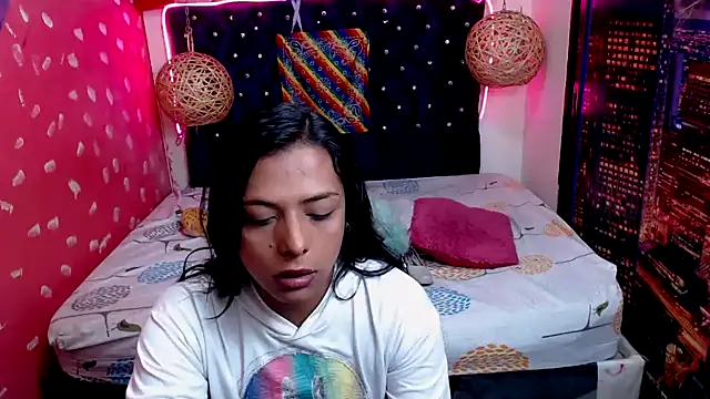 Snapshot of EmilyTsSweet chatting on January 24, 1:47 pm EmilyTsSweet online show from January 24, 1:47 pm