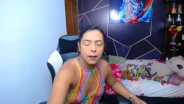 Snapshot of EmilyTsSweet chatting on September 27, 2:15 pm EmilyTsSweet online show from September 27, 2:15 pm