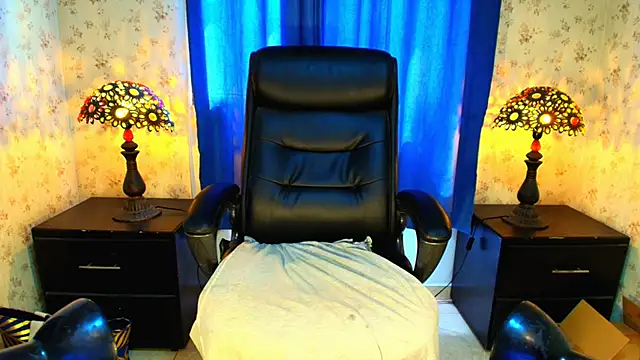 jewellzafiro online show from February 9, 4:25 pm