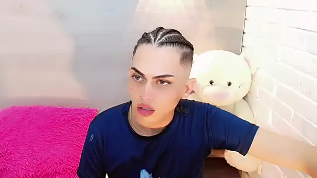 Daniela Pink  online show from November 20, 7:47 pm