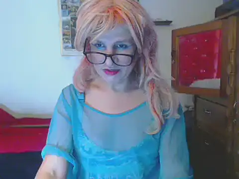 Snapshot of LorenJade chatting on December 6, 7:26 am LorenJade online show from December 6, 7:26 am
