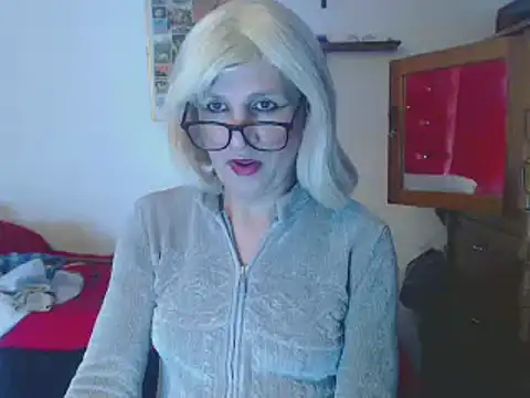 Snapshot of LorenJade chatting on December 15, 12:29 am LorenJade online show from December 15, 12:29 am