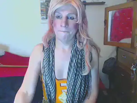 Snapshot of LorenJade chatting on December 21, 7:45 am LorenJade online show from December 21, 7:45 am