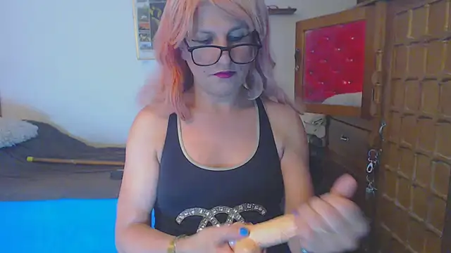 Snapshot of LorenJade chatting on February 10, 6:20 am LorenJade online show from February 10, 6:20 am