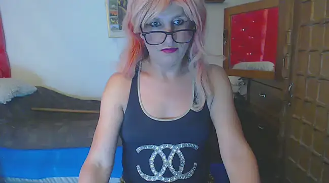 Snapshot of LorenJade chatting on February 14, 7:07 am LorenJade online show from February 14, 7:07 am