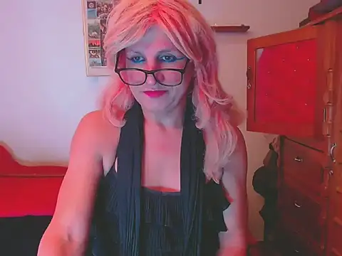 Snapshot of LorenJade chatting on September 13, 7:47 am LorenJade online show from September 13, 7:47 am