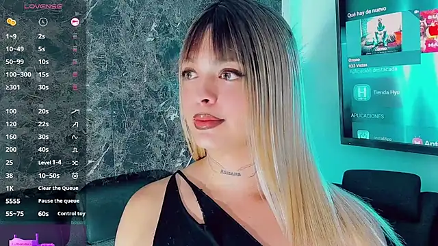 Emmaa Saenz  online show from February 9, 11:00 pm