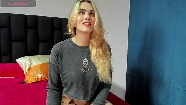Snapshot of Aurora_doll23 chatting on March 18, 6:50 pm Aurora doll23 online show from March 18, 6:50 pm