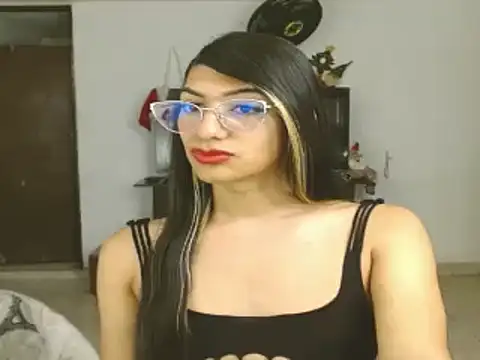 Snapshot of engielphoenis14 chatting on December 24, 5:02 pm engielphoenis14 online show from December 24, 5:02 pm
