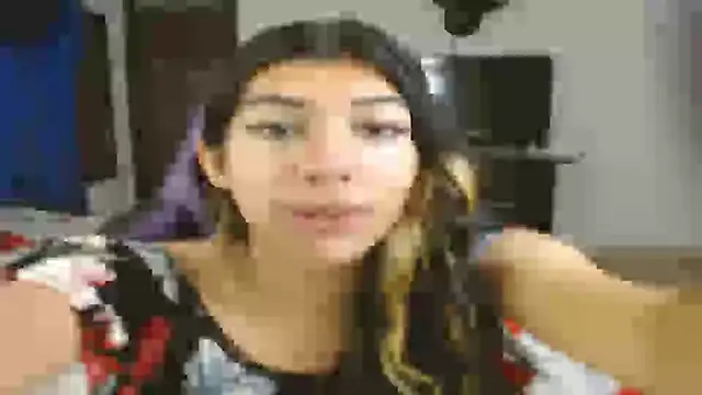 Snapshot of engielphoenis14 chatting on March 7, 12:22 am engielphoenis14 online show from March 7, 12:22 am