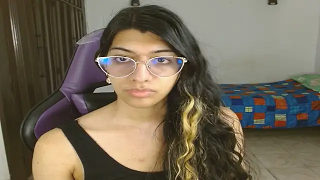 engielphoenis14 online show from October 15, 12:21 am