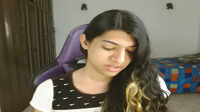 engielphoenis14 online show from October 18, 12:47 am