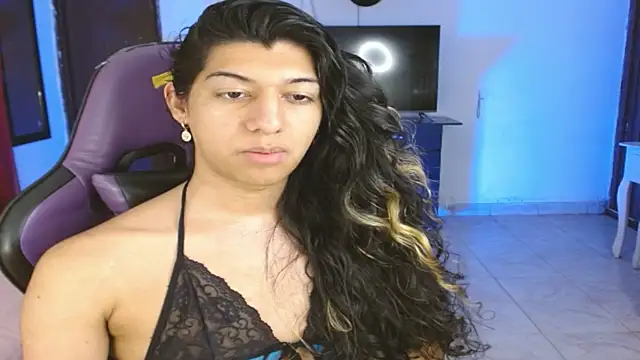 engielphoenis14 online show from February 5, 12:04 am