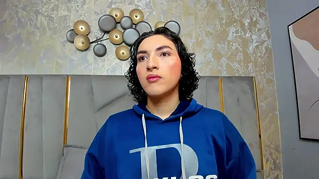 TomLondon  online show from February 4, 11:49 am