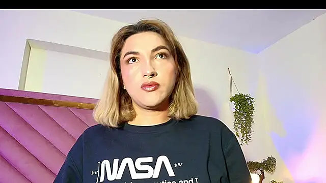 TomLondon  online show from September 24, 11:05 am