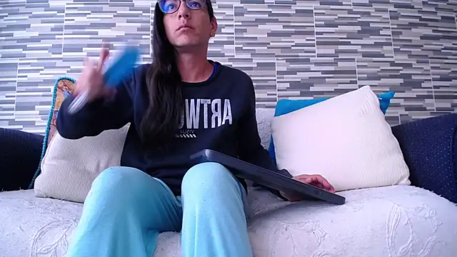 Snapshot of VioletaGomezCo chatting on September 24, 4:24 pm VioletaGomezCo online show from September 24, 4:24 pm