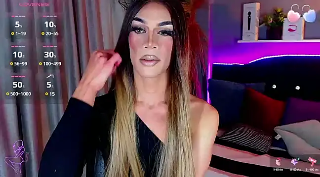 Snapshot of camila_hootie chatting on March 3, 2:44 am camila hootie online show from March 3, 2:44 am