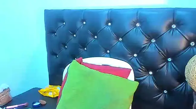 Snapshot of lanaconnorx chatting on February 14, 2:50 am lanaconnorx online show from February 14, 2:50 am